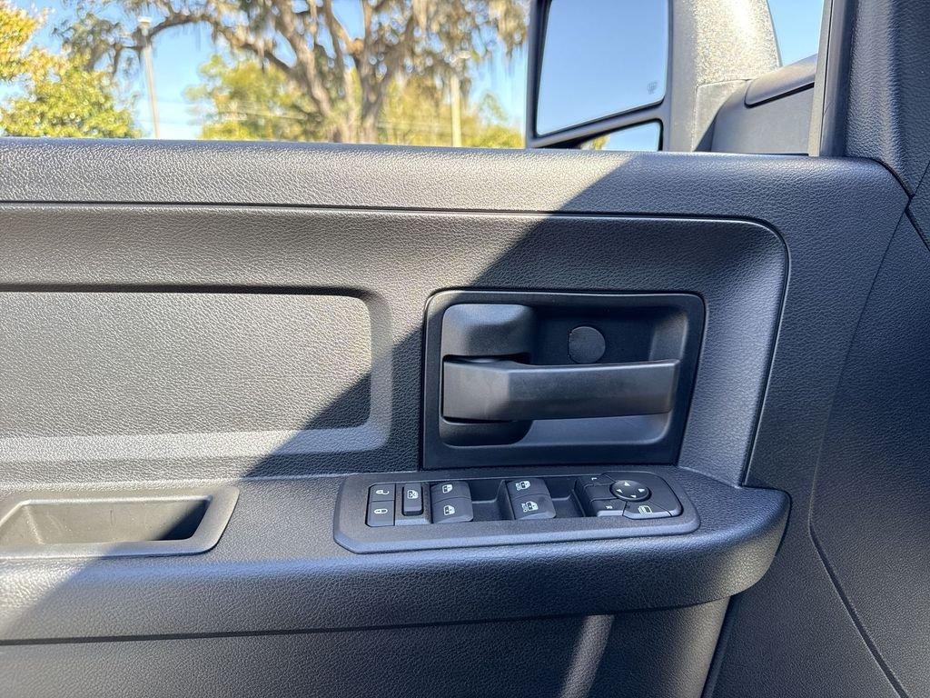 Ram 5500 Tradesman Chassis Crew Cab 4X4 60' Ca - Thumbnail 14