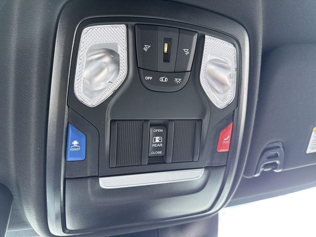 Ram 2500 Big Horn Crew Cab 4X4 6'4' Box - Thumbnail 17