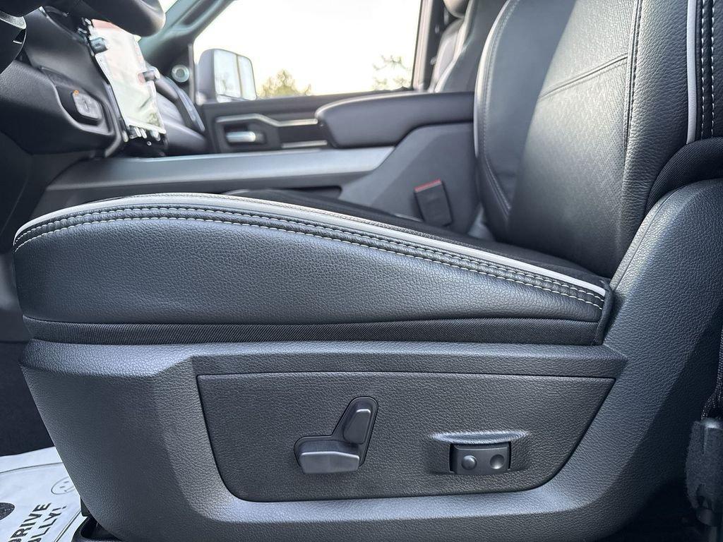 Ram 2500 Laramie Crew Cab 4X4 6'4' Box - Thumbnail 13