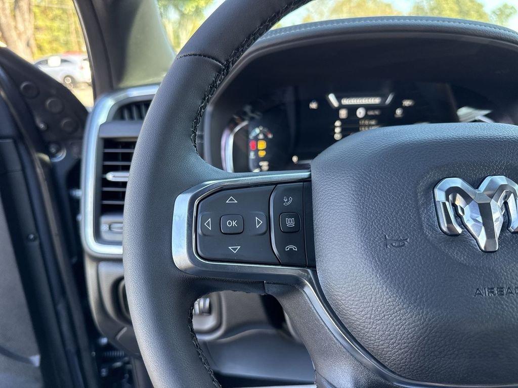 Ram 3500 Laramie Mega Cab 4X4 6'4' Box - Thumbnail 16