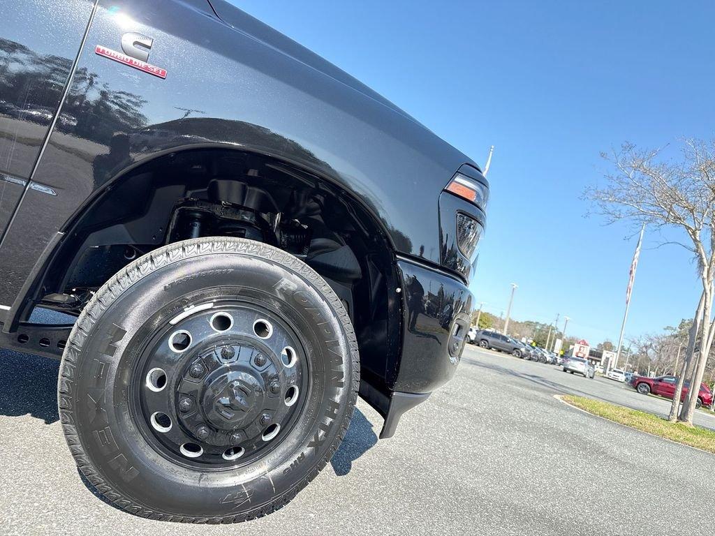 Ram 3500 Laramie Mega Cab 4X4 6'4' Box - Thumbnail 9