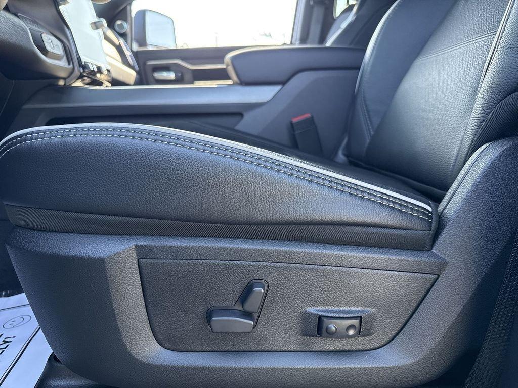 Ram 3500 Laramie Mega Cab 4X4 6'4' Box - Thumbnail 10