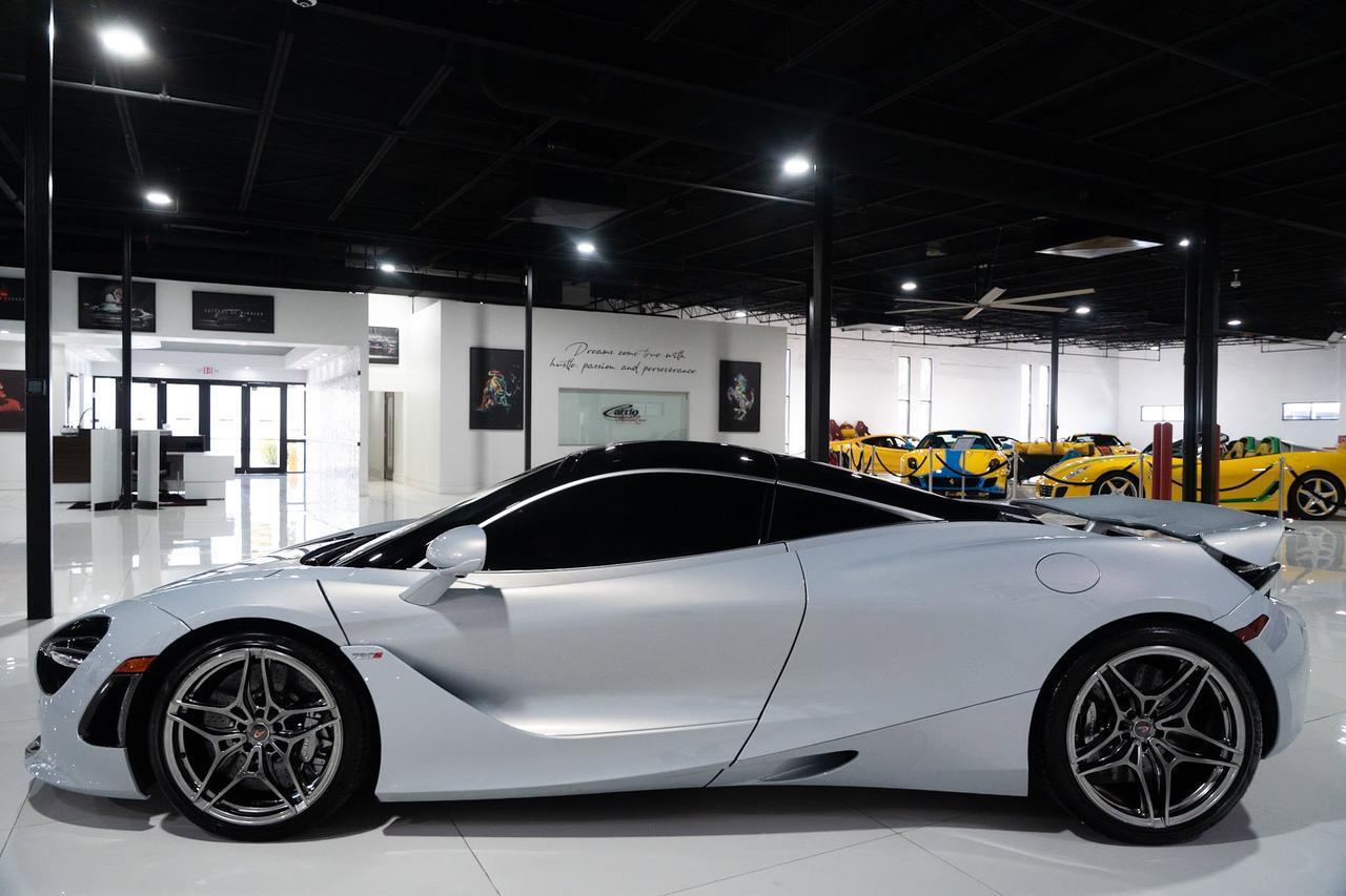 McLaren 720S - Thumbnail 4