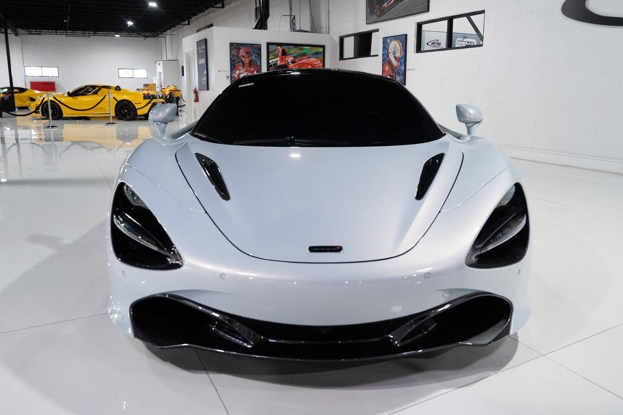 McLaren 720S - Thumbnail 2