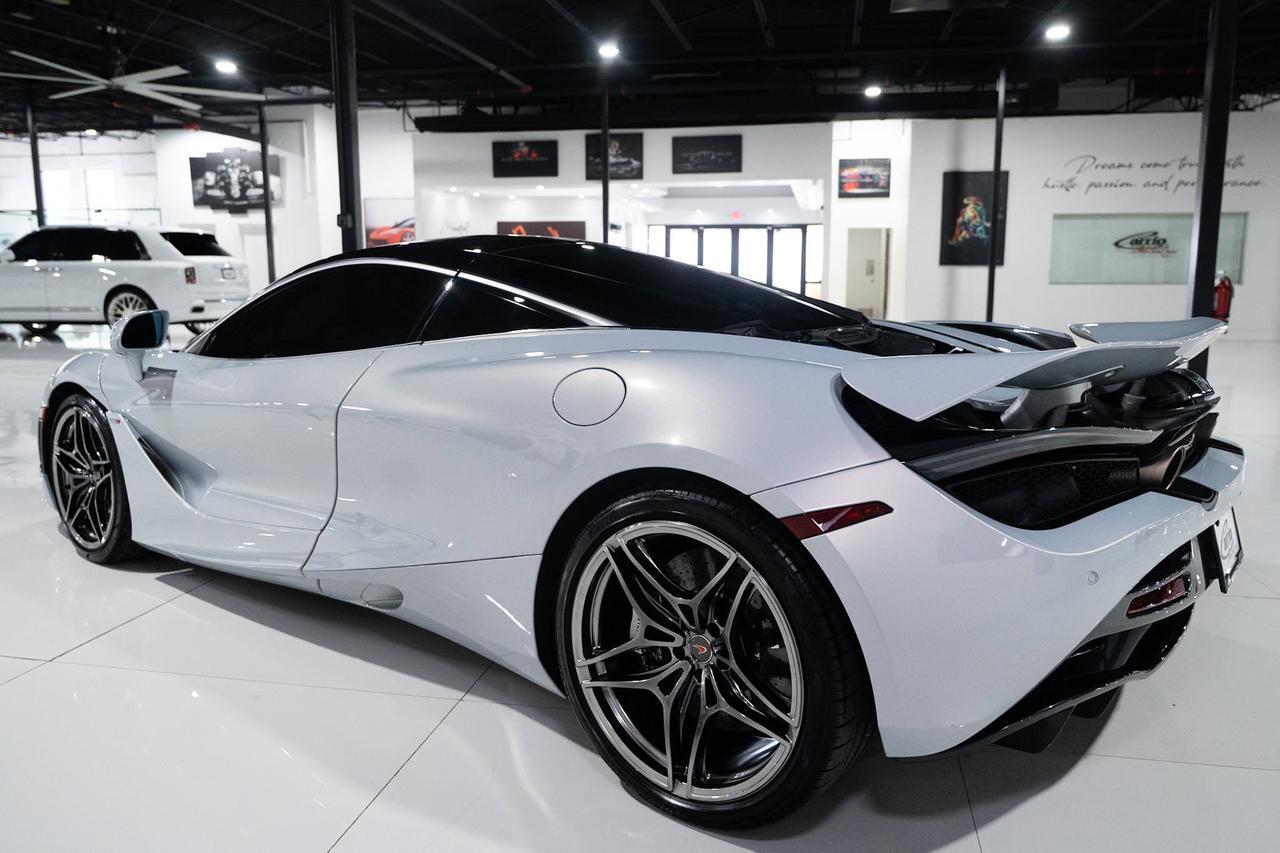 McLaren 720S - Thumbnail 5