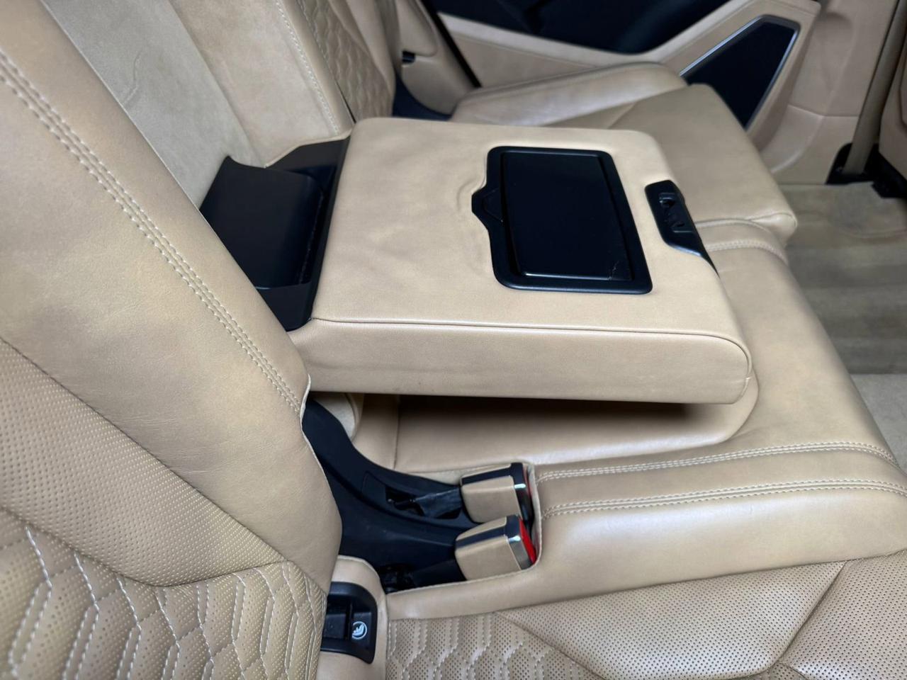 Lamborghini Urus - Thumbnail 14