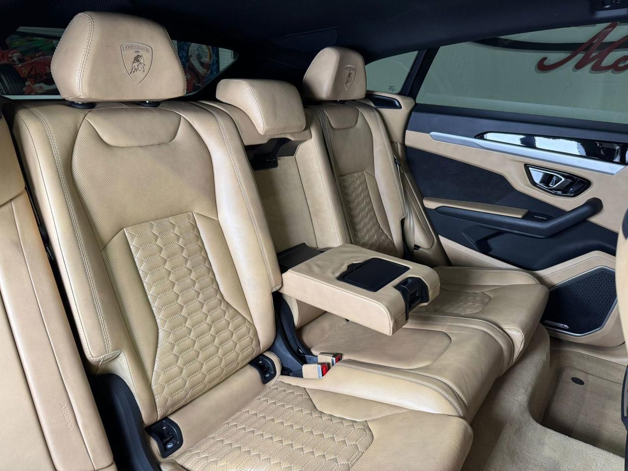 Lamborghini Urus - Thumbnail 13