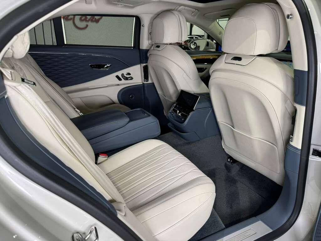Bentley Flying Spur - Thumbnail 16