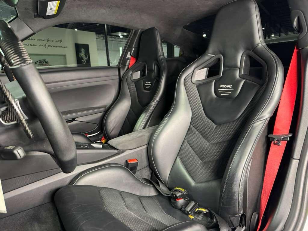 Porsche 911 - Thumbnail 10