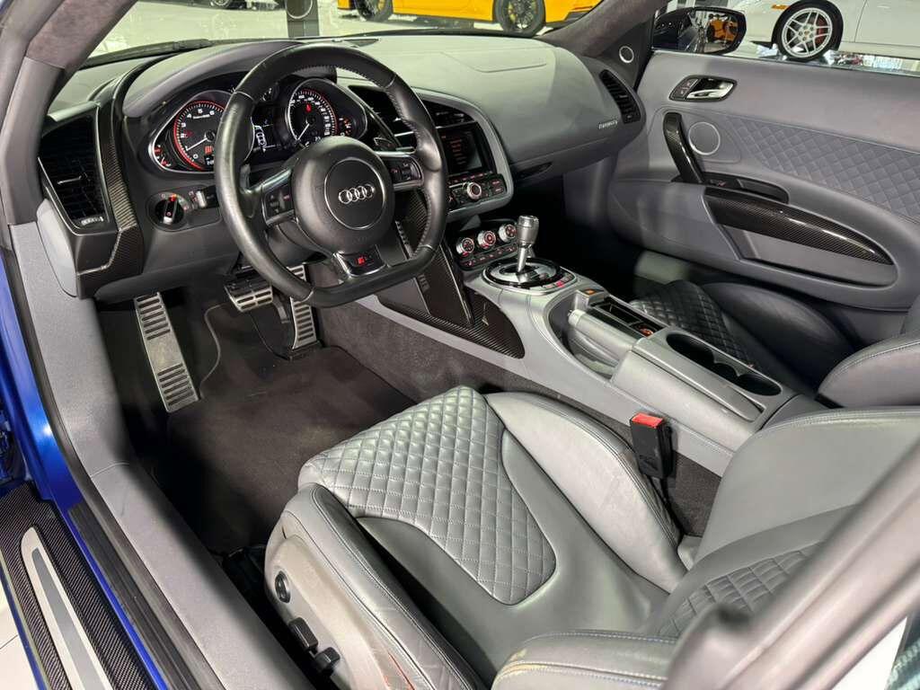 Audi R8 - Thumbnail 9