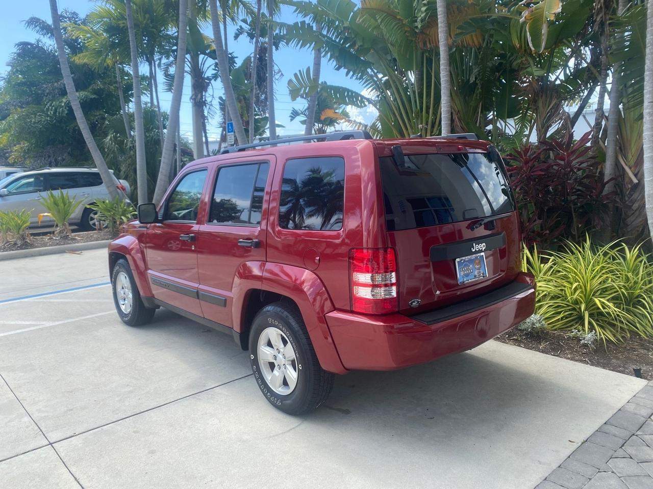Jeep Liberty - Thumbnail 6