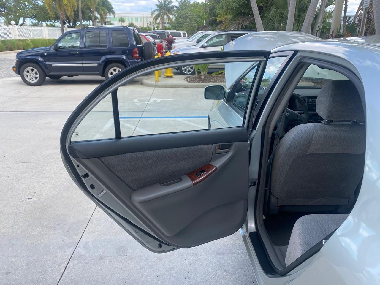 Toyota Corolla - Thumbnail 14