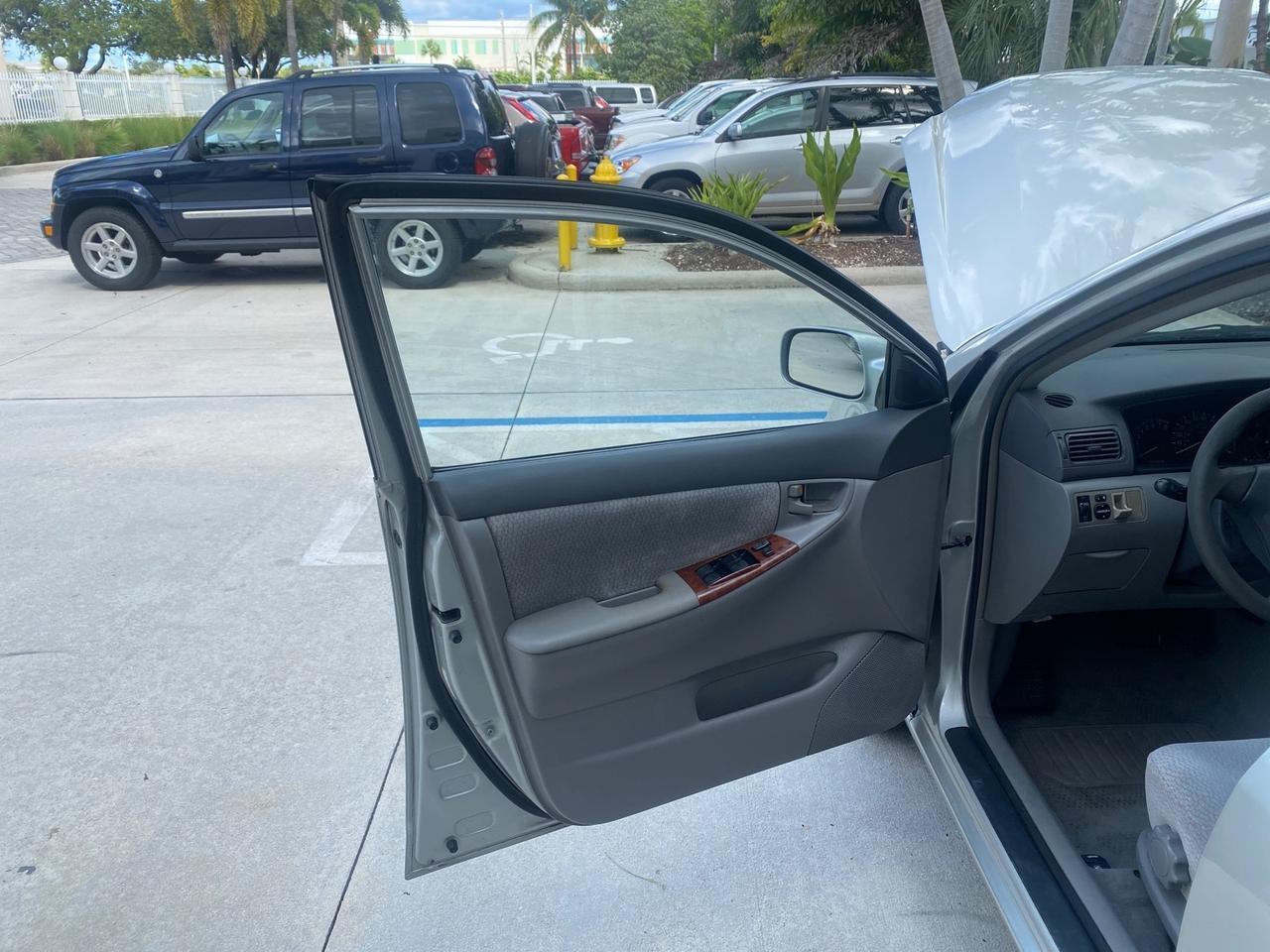 Toyota Corolla - Thumbnail 10