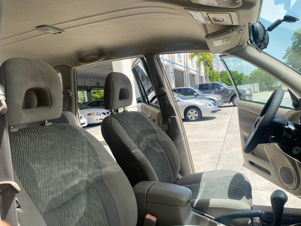 Toyota RAV4 - Thumbnail 13