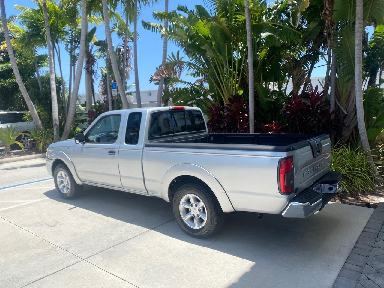 Nissan Frontier 2WD - Thumbnail 6