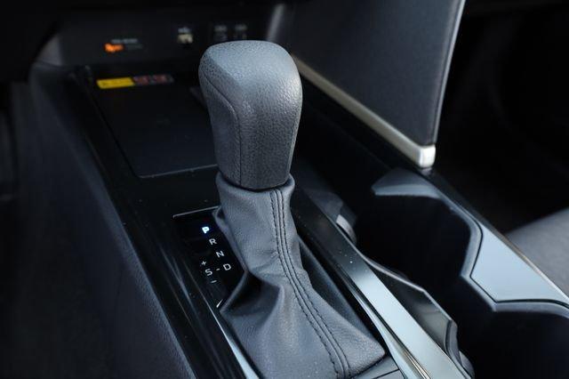 Toyota Camry Le Fwd - Thumbnail 9