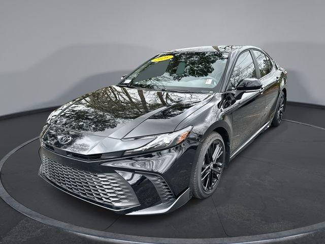 Toyota Camry Se Fwd - Thumbnail 2