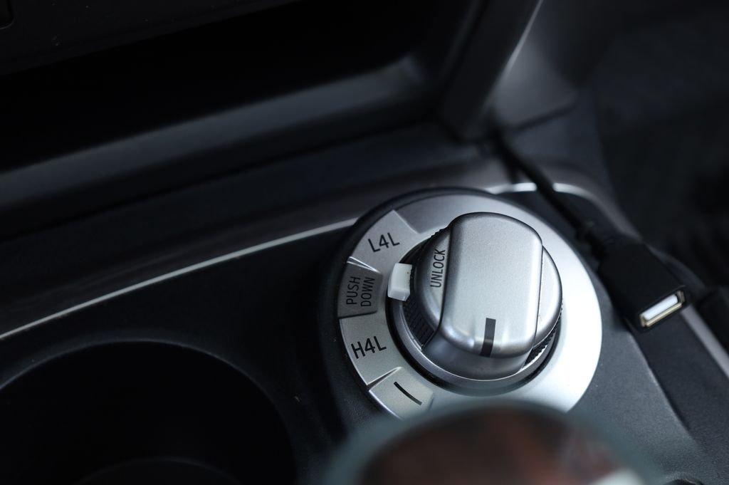 Toyota 4Runner Limited 4Wd - Thumbnail 11