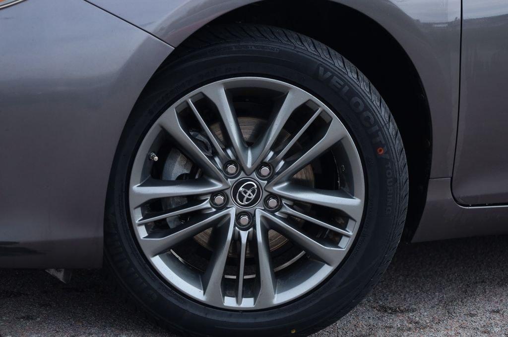 Toyota Camry Se Fwd - Thumbnail 18