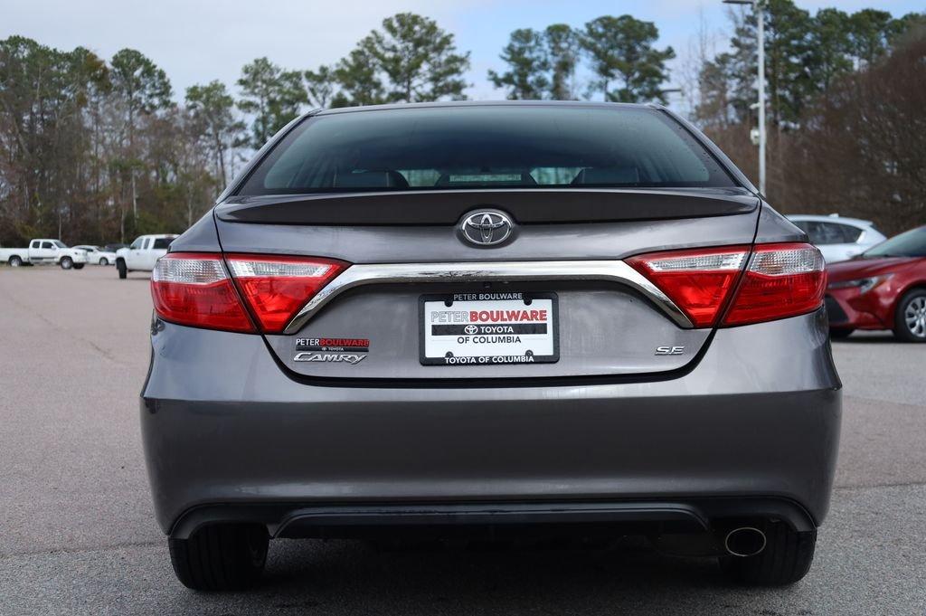 Toyota Camry Se Fwd - Thumbnail 5