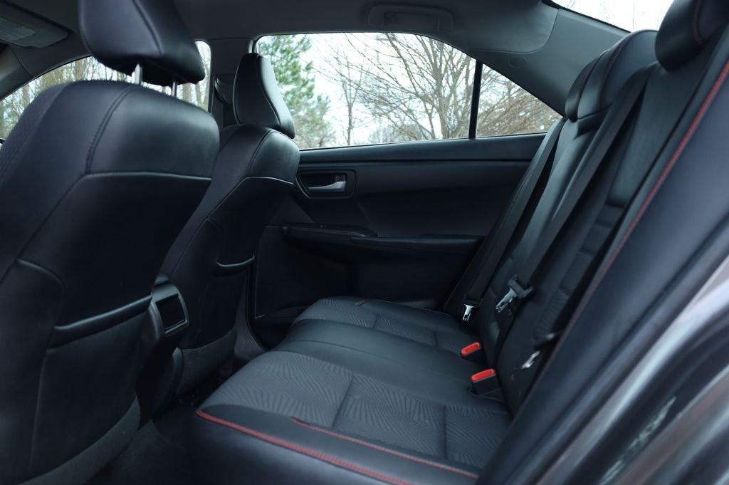 Toyota Camry Se Fwd - Thumbnail 12