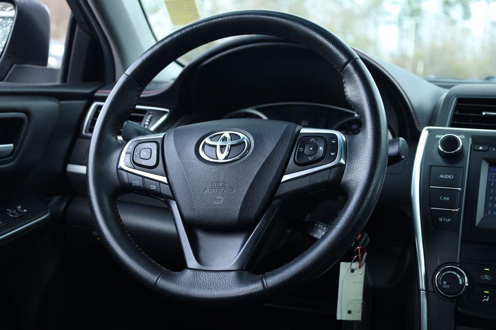Toyota Camry Se Fwd - Thumbnail 6