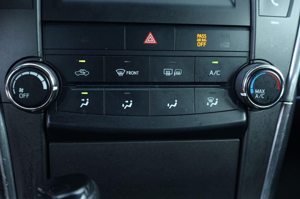 Toyota Camry Se Fwd - Thumbnail 8