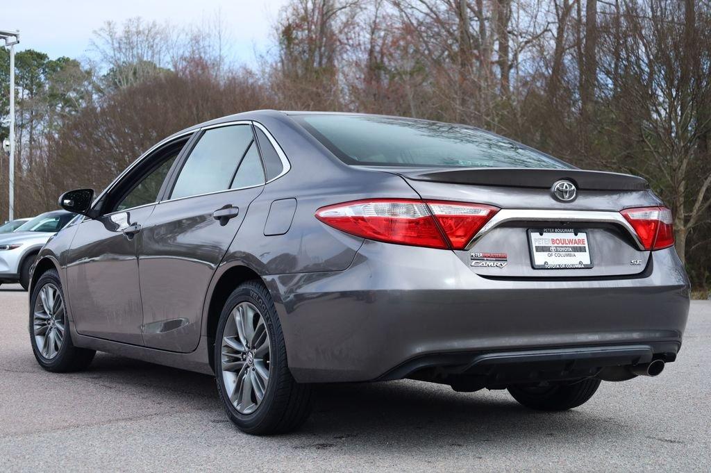Toyota Camry Se Fwd - Thumbnail 4