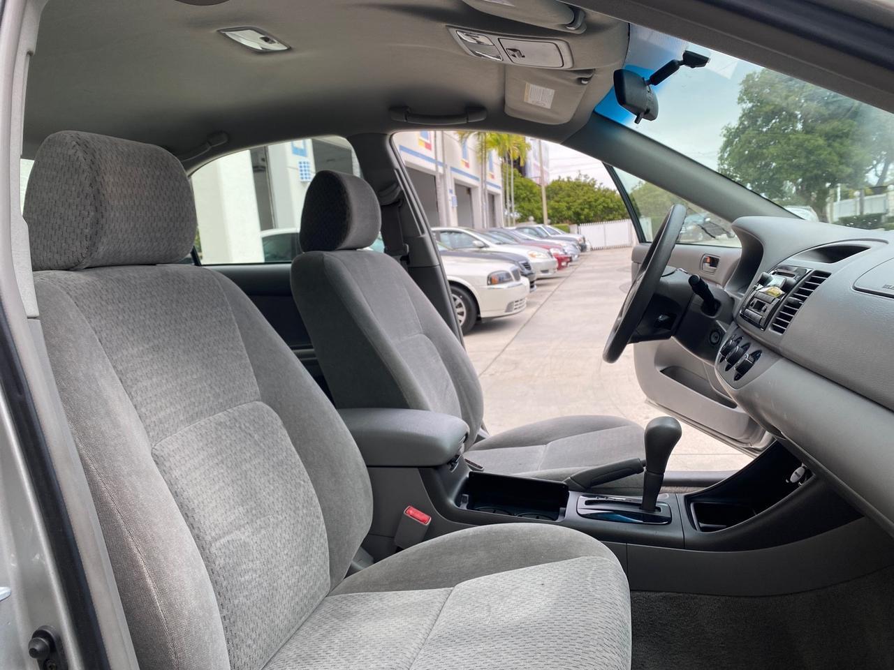 Toyota Camry - Thumbnail 13