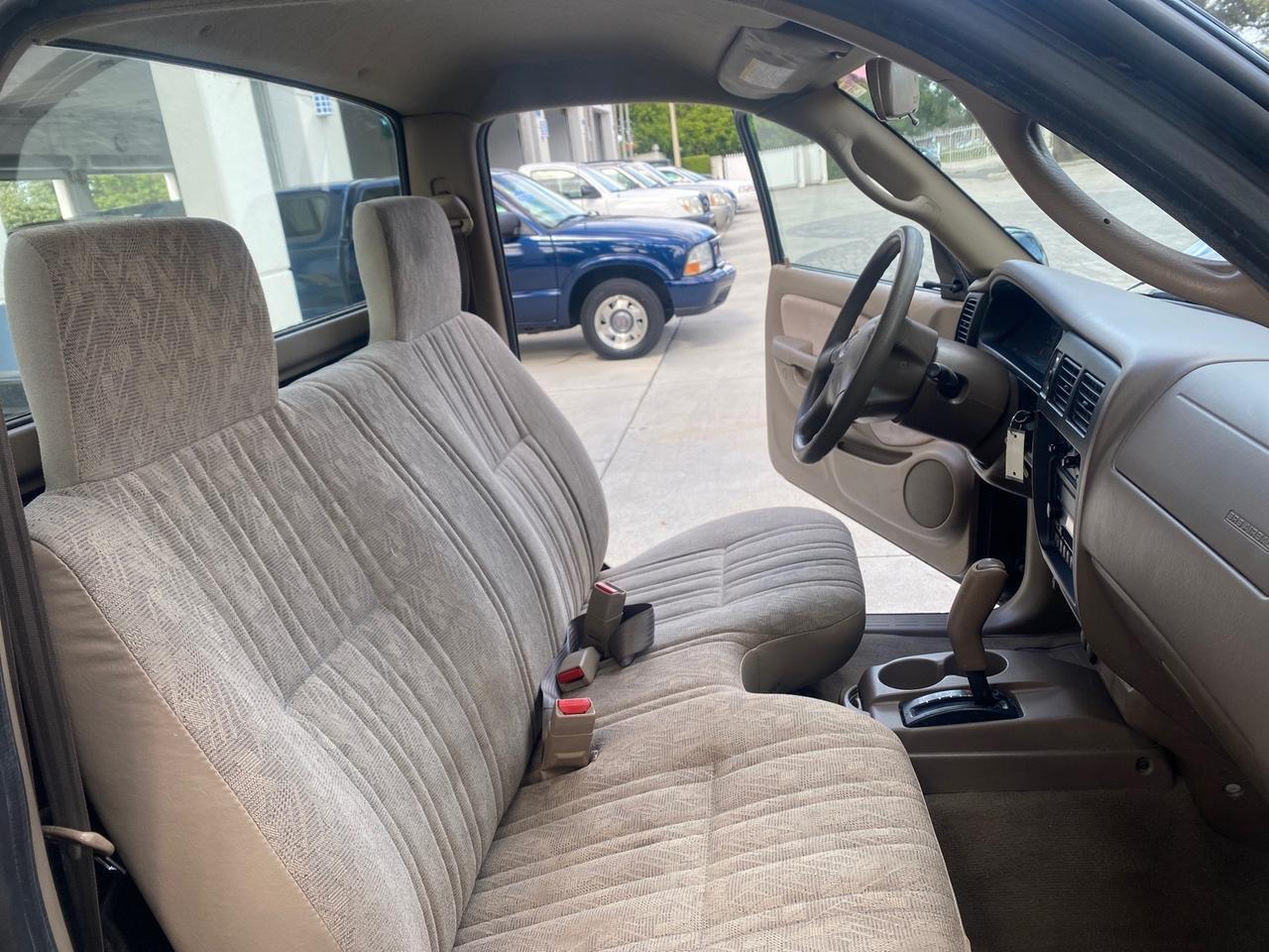 Toyota Tacoma - Thumbnail 13