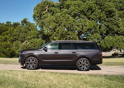 Lincoln Navigator - Thumbnail 8
