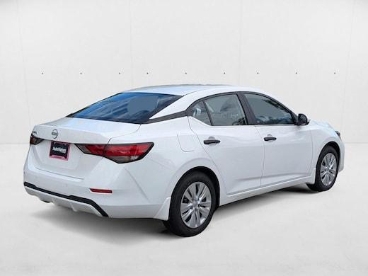 Nissan Sentra S - Thumbnail 8