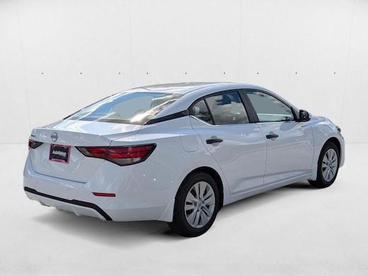 Nissan Sentra S - Thumbnail 10