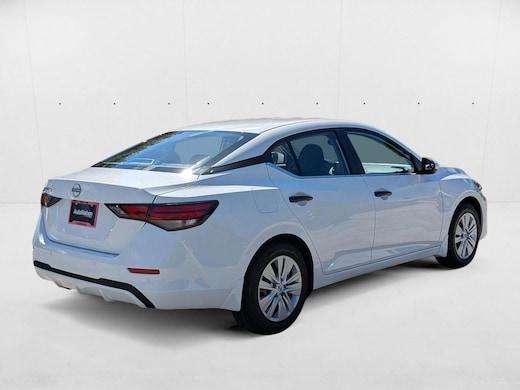 Nissan Sentra S - Thumbnail 12