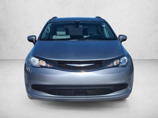 Chrysler Pacifica Touring L Van Passenger Van - Thumbnail 6