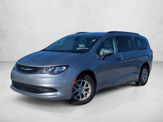 Chrysler Pacifica Touring L Van Passenger Van - Thumbnail 5