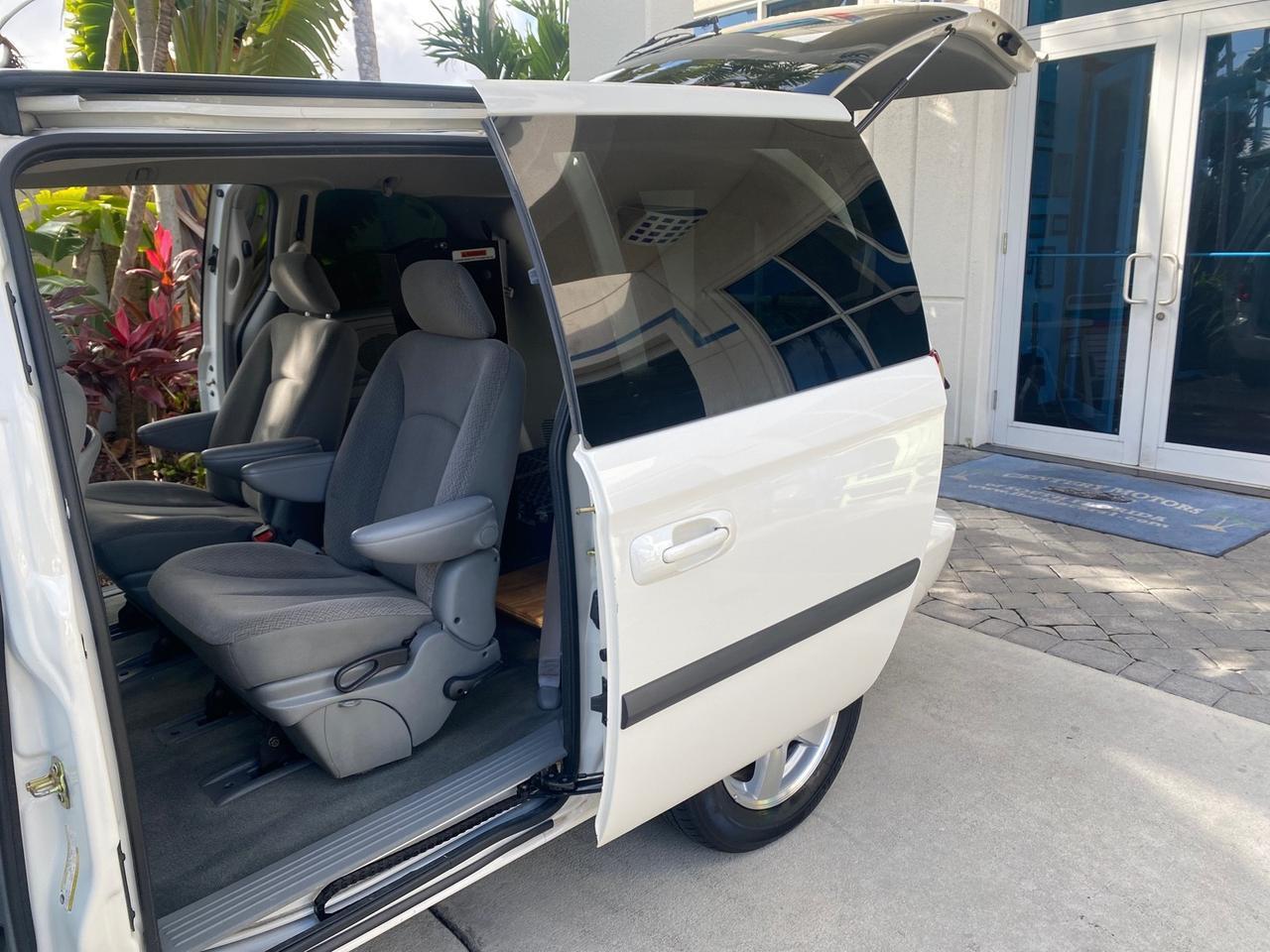 Dodge Caravan - Thumbnail 14