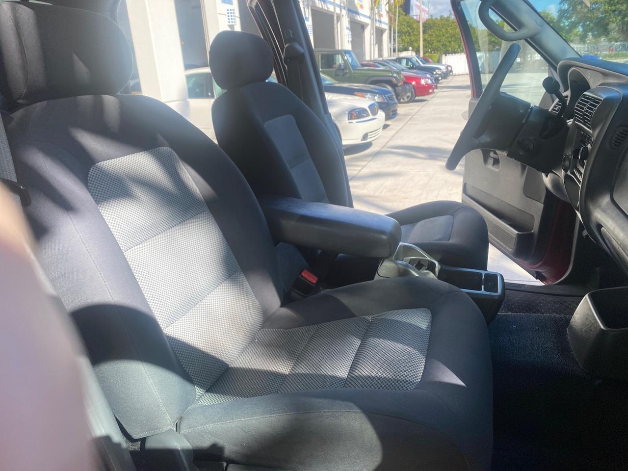 Ford Explorer Sport Trac - Thumbnail 13