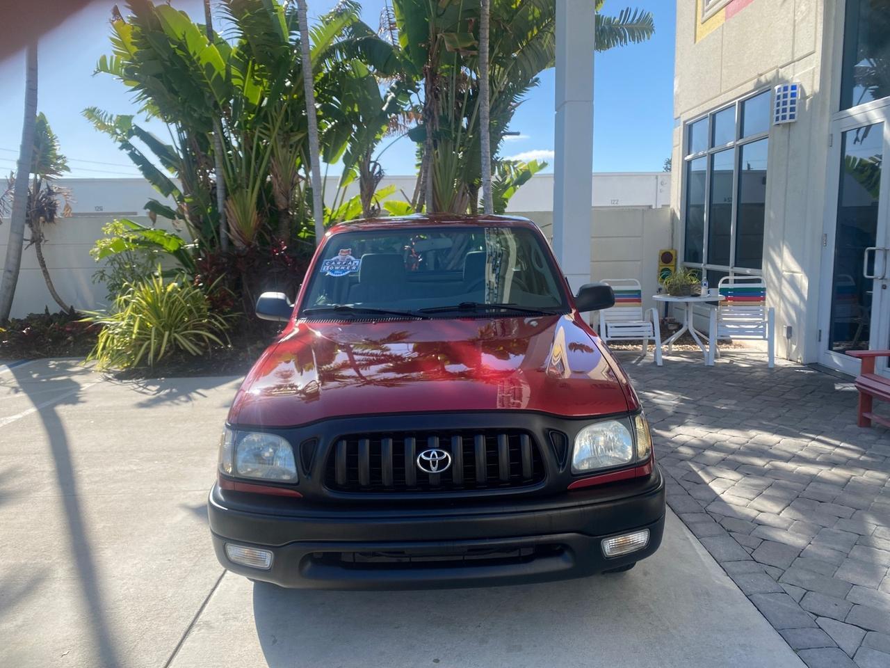 Toyota Tacoma - Thumbnail 3