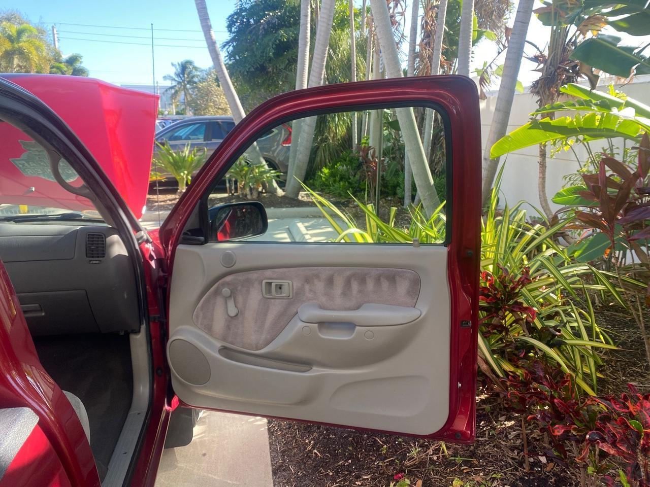 Toyota Tacoma - Thumbnail 12