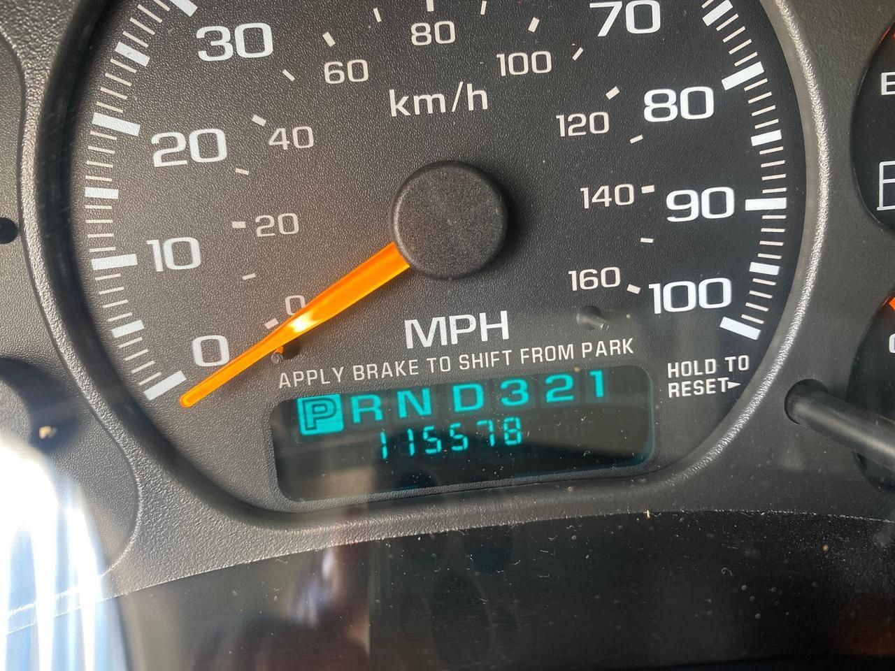 Chevrolet Suburban - Thumbnail 19