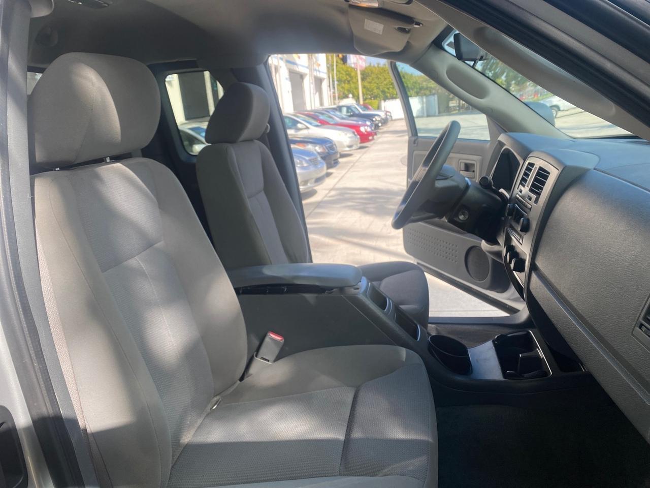 Dodge Dakota - Thumbnail 13