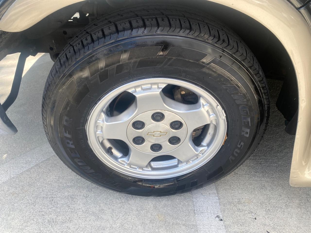 Chevrolet Express HANDICAP LIFT - Thumbnail 20