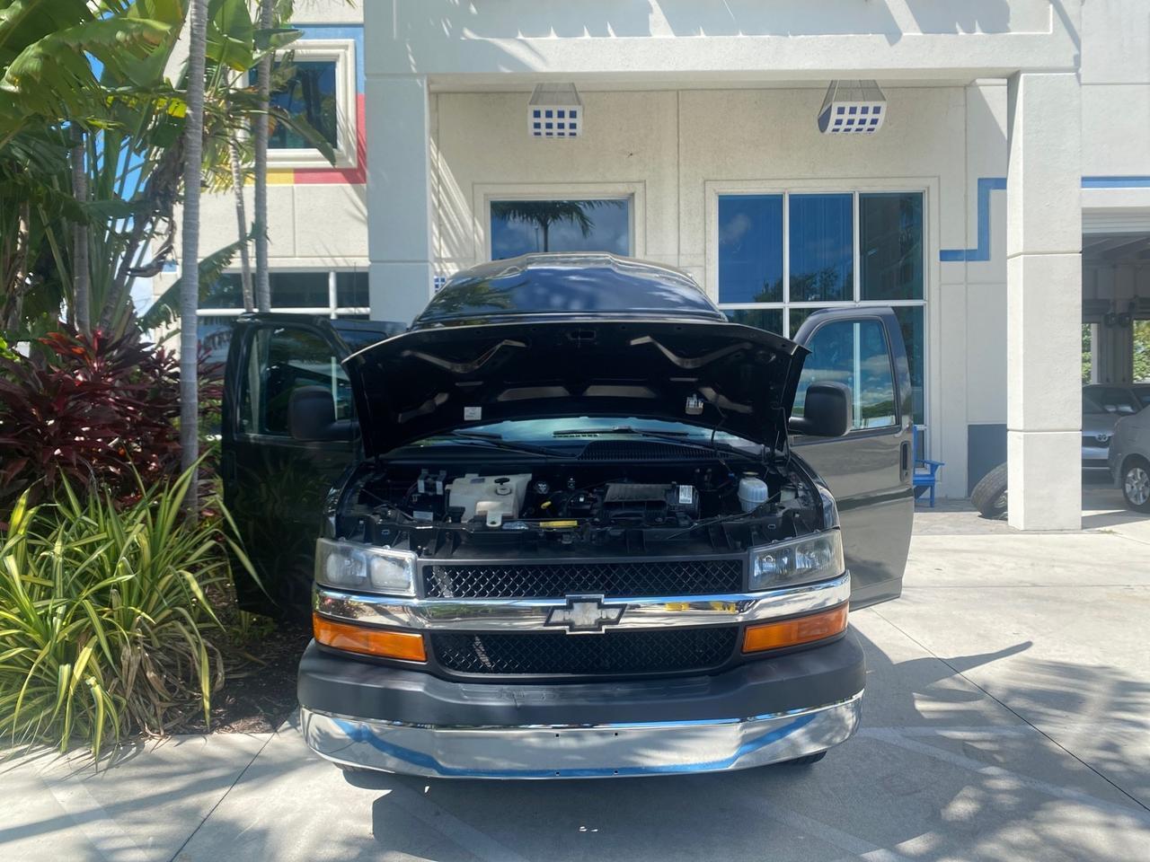 Chevrolet Express HANDICAP LIFT - Thumbnail 17