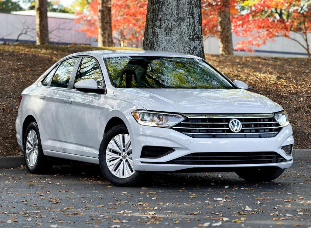 Volkswagen Jetta - Thumbnail 4