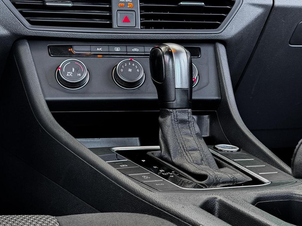 Volkswagen Jetta - Thumbnail 12