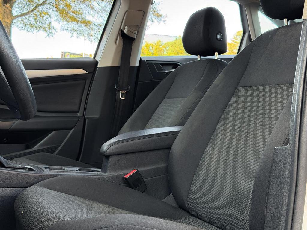 Volkswagen Jetta - Thumbnail 16