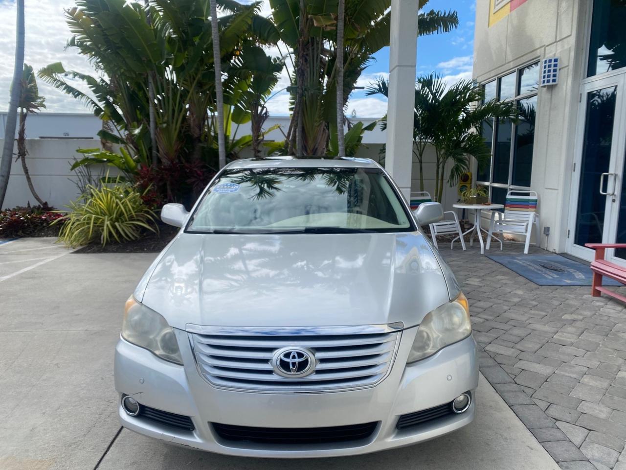 Toyota Avalon - Thumbnail 3