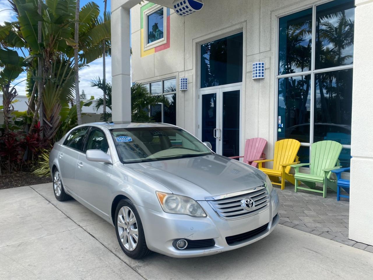 Toyota Avalon - Thumbnail 2