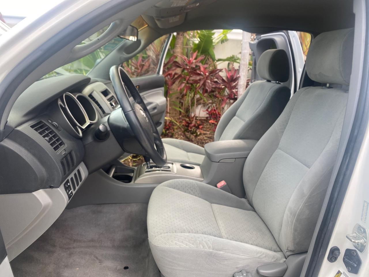 Toyota Tacoma - Thumbnail 11